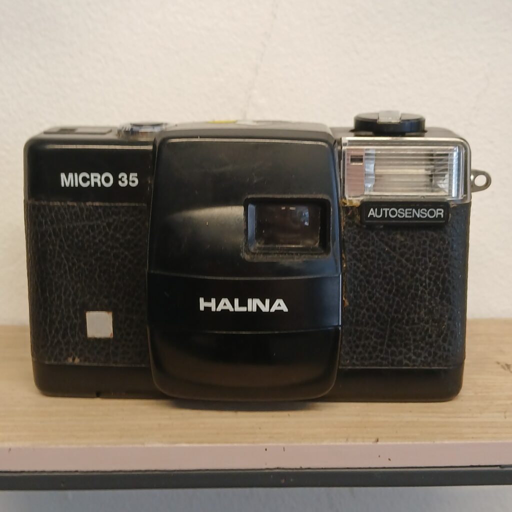 Retro Halina Film Camera Great Condition £1 Sale