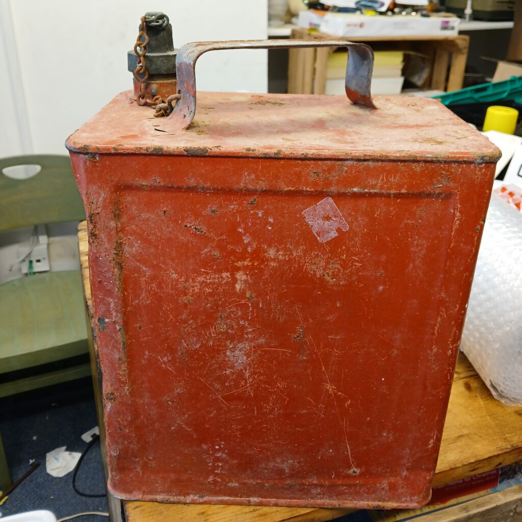 Retro Metal Oil Can 1