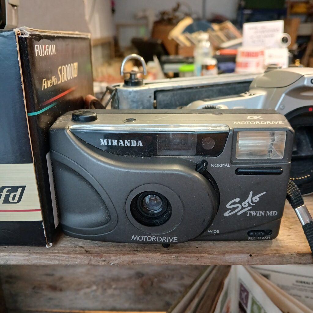Retro Film Camera Great Condition 17