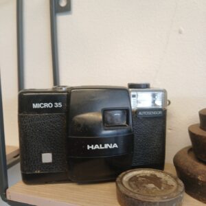 Retro Halina 35mm Film Camera 1