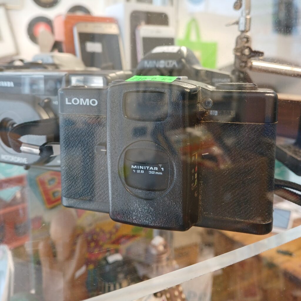 Retro Film Camera Great Condition 14