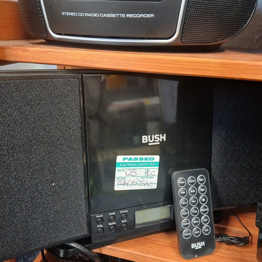 Retro Flat Micro Player Set With Remote No Cable